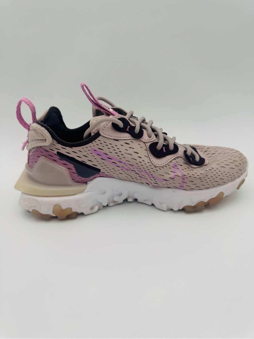 Nike React Vision Women’s Sneakers Size 5.5 Pink Beige